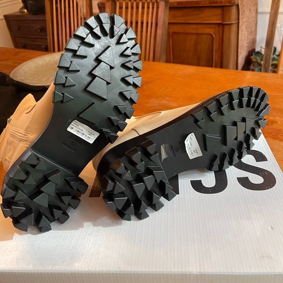 Schultz NWT, box/bag patent Nappa leather lug sole boots, Sz 7.5 and 8.5, zipper - Picture 14 of 17